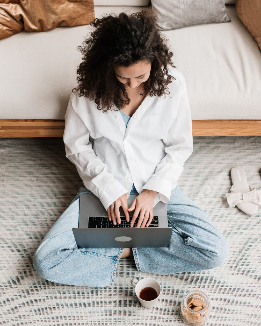 Blue Cross Blue Shield Therapist in Philadelphia a woman looking for a Blue Cross Blue Shield Therapist in Philadelphia