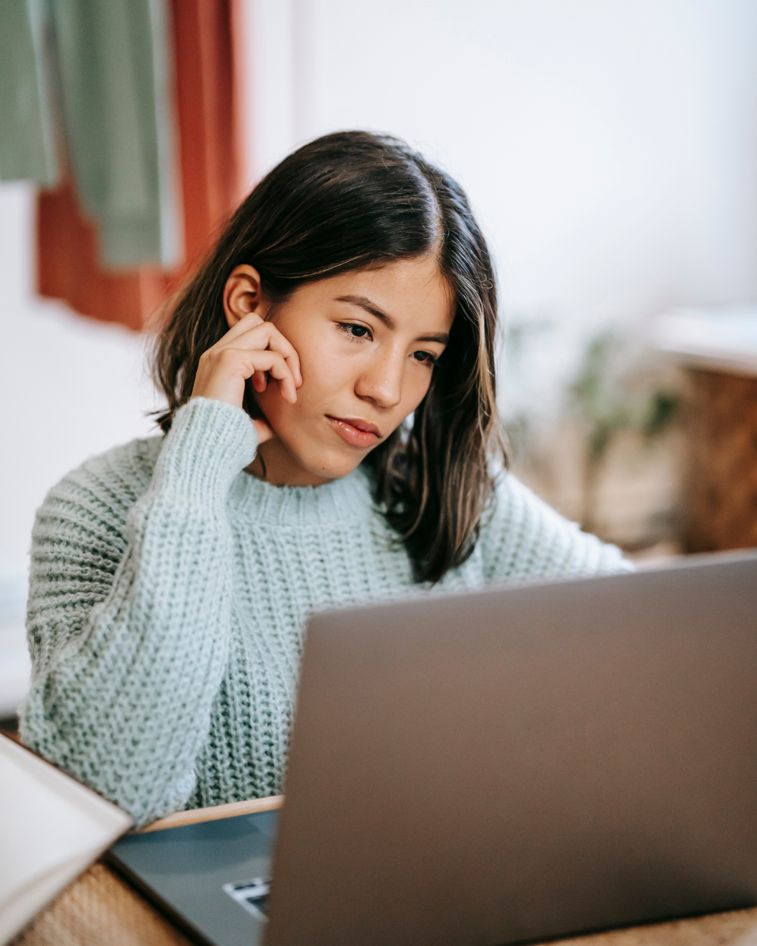 5 a woman looking for a Aetna Therapist In Philadelphia